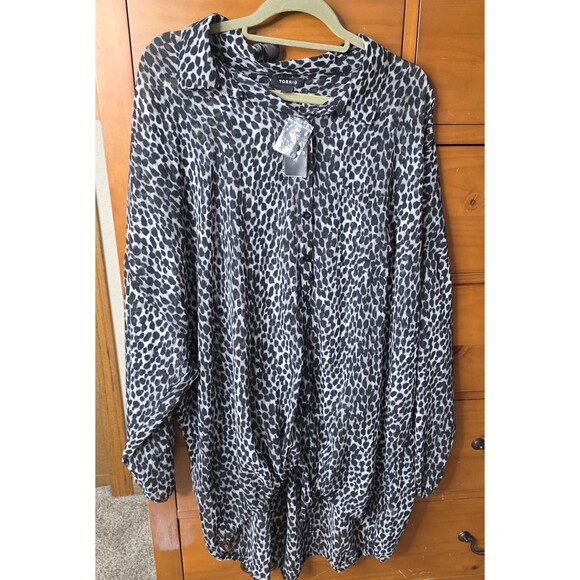 torrid Tops - NWT Torrid Sheer Kimono Size 3XL Animal Print Button Tunic Black Gray